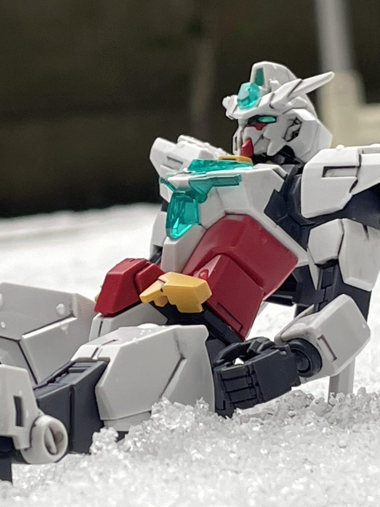 別角度その1雪にガンプラは映えますねぇ
