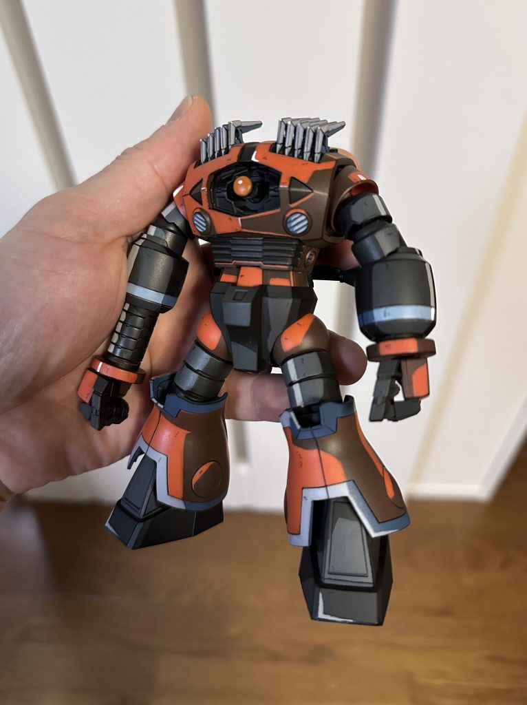 最後はイラスト感の強い一枚で。子供の頃はゾゴックやジュアッグなどカードダスでハズレと思っていましたが、自分で選択し一生懸命作る日が来るとは…!感慨深いです。最後までご覧いただきありがとうございました😊