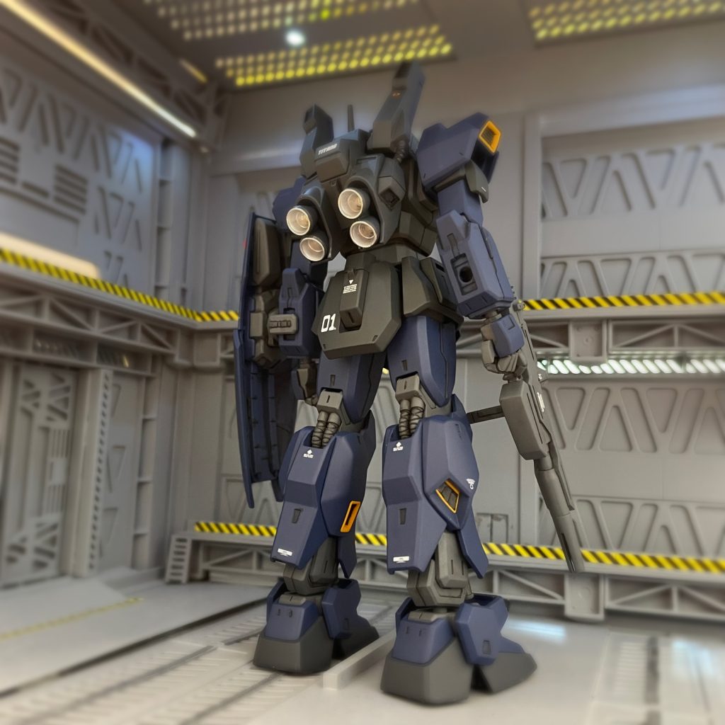 バックショットどの角度から見ても、ティターンズカラーはカッコいい