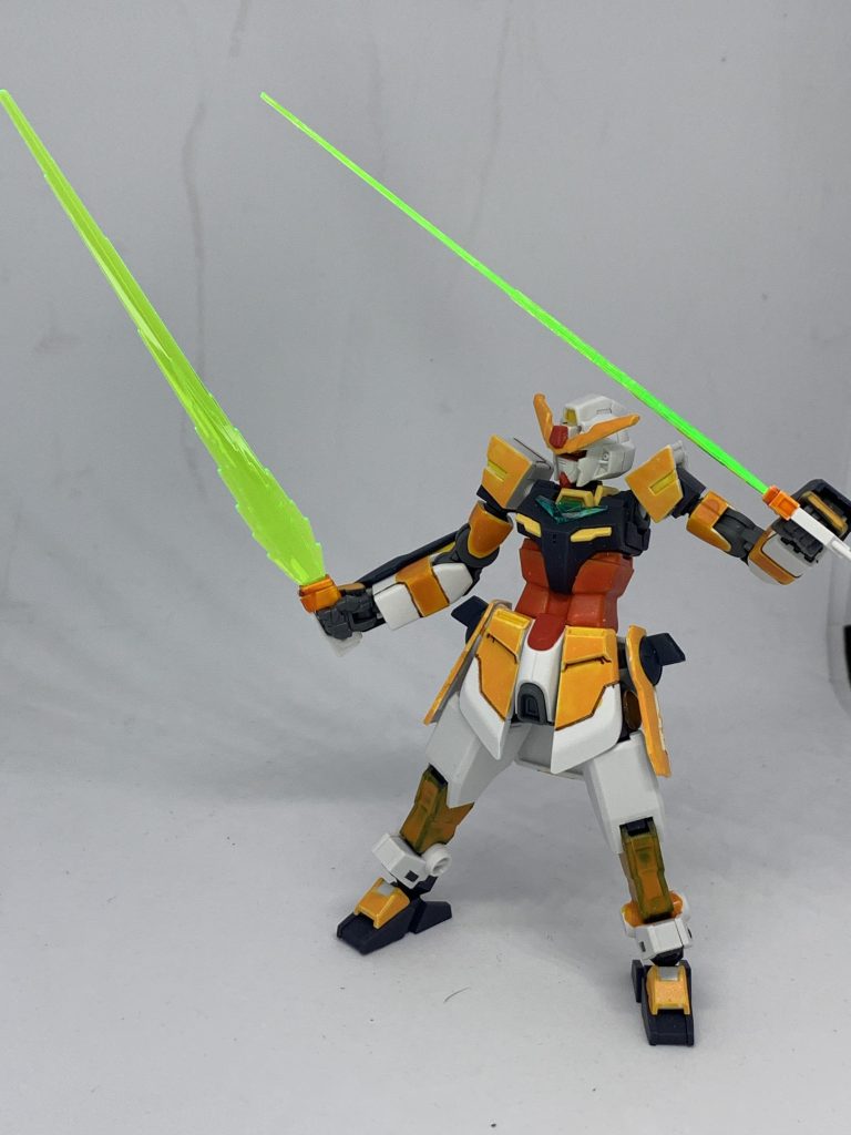 腰にビームソードを2振り装備。基本装備はこのくらいであとは元々コンビを組んでいたシンビオシスから剣を借りる事が多い。