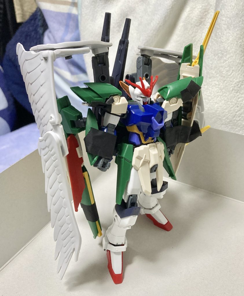 【塗装前】ウイングガンダムゼロカスタムっぽく見えるけども、類似はゼロとフェニーチェ系だけで何一つゼロカスの純正パーツは使っていません。今回は特に切った貼った部分は腕と副翼くらいで、ほとんど元パーツのままです。〈頭部〉ウイングゼロ炎〈胴体〉インパルスアルク〈肩部・腰部・副翼〉ウイングガンダムフェニーチェリベルタ〈腕部〉ウイングゼロ・フェニーチェ膝〈脚部〉ストライクフリーダム〈足首〉ウイングゼロ炎〈主翼〉スカイハイウイング〈武装〉テルティウムアームズ