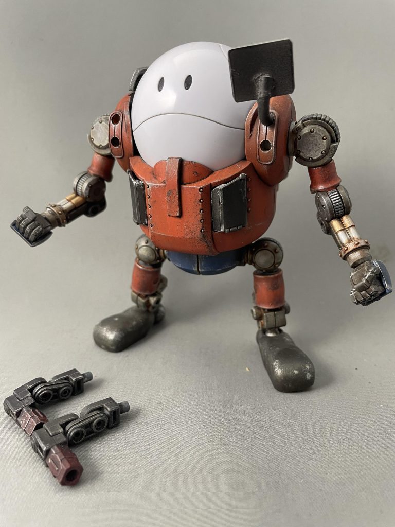 ハロも乗せられます。一部パーツを取り替えるとそれっぽく見えるかと