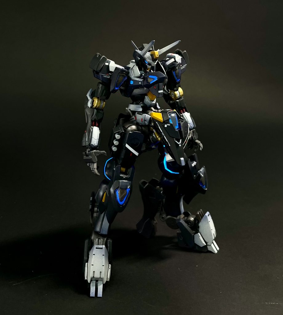 マスクが外れる事でファラクトフェイスが現れます、チンガードは無い仕様としました元のファラクトよりマッシブなスタイルにし、接近戦も想定したスタイルとしているのでそれなりにやれる設定としてます