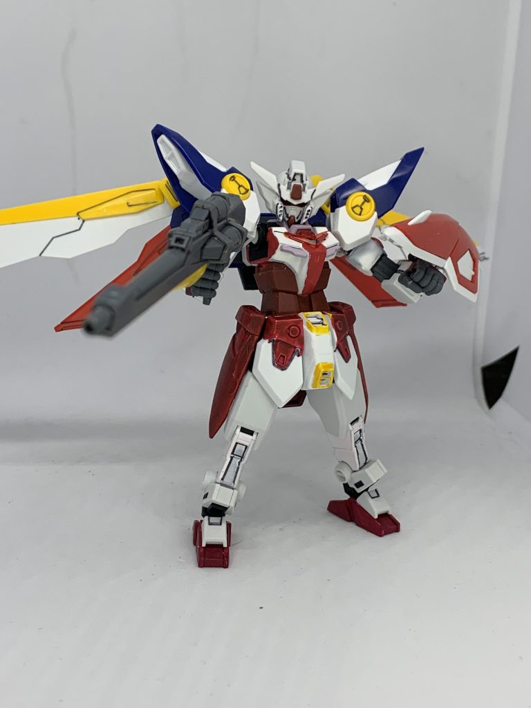 コアガンダムレゾナンス。共鳴を名に冠する。愛称はレゾ。ウイングアーマーの他4種のアーマーを持つ。