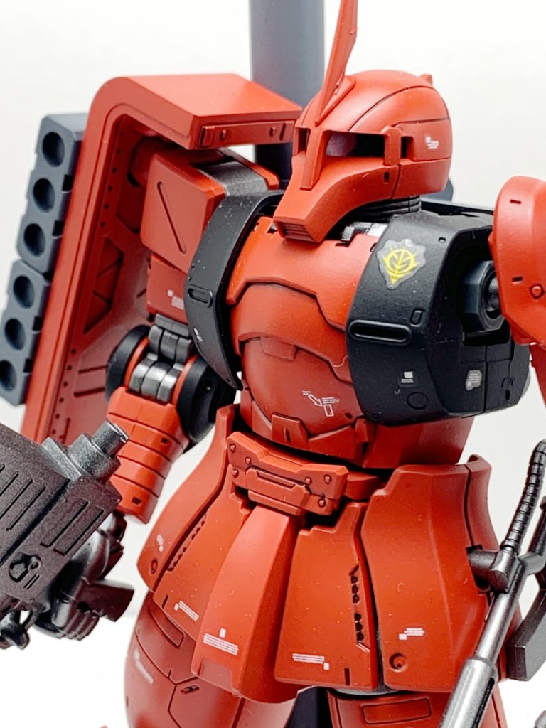 本体の赤はガイアノーツのフレイムレッドを使用。隠蔽力があって塗りやすい塗料です。