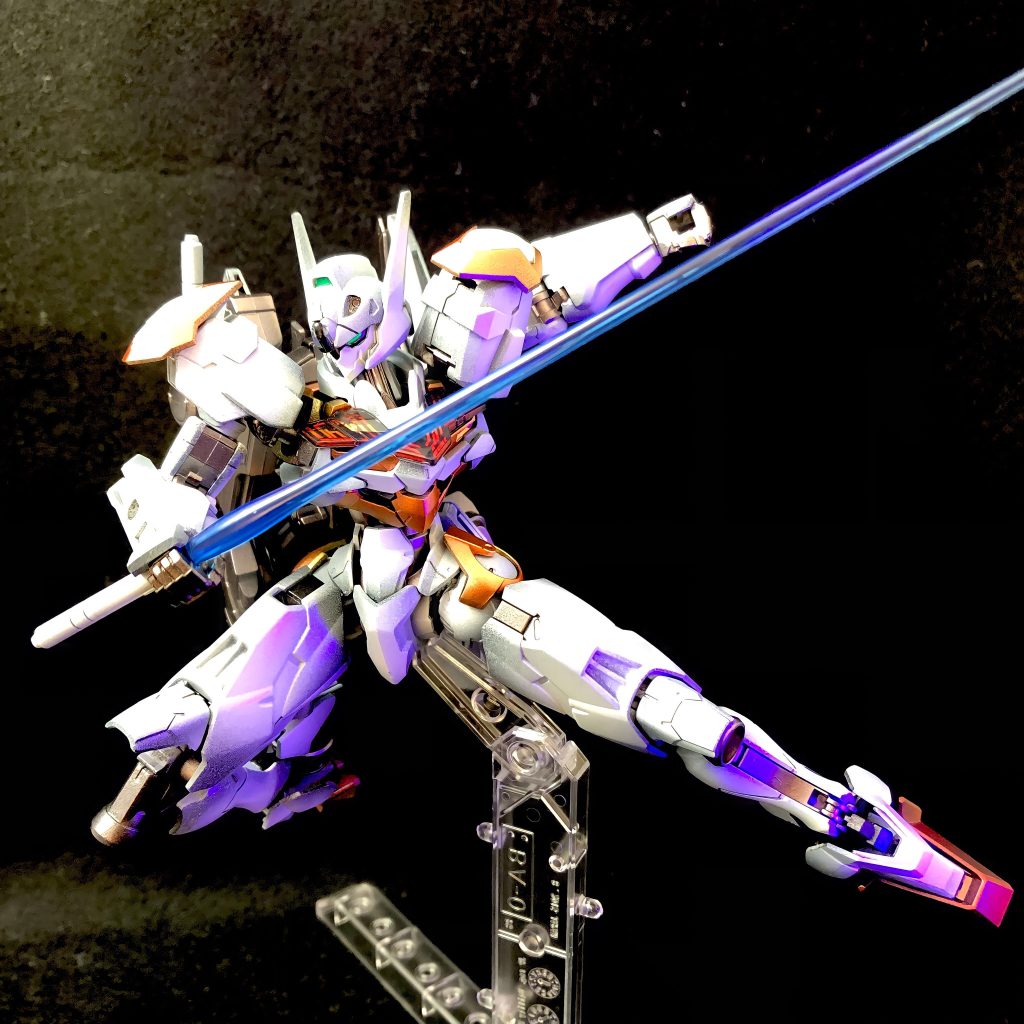 それはかつて、ヴァナディース機関にて建造されたルブリスとは違い、オックス・アース社で秘密裏に作られていたルブリスであった。「この人の目をもう一度輝かせてあげないとね。」そしてそれが出来るのは、スレッタ。キミだけだよ。」