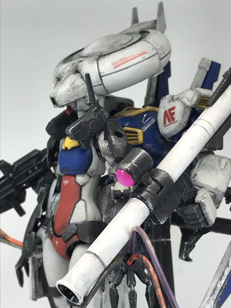 横からみるとまさにエイリアンぽくないですか?キモー😫ちょっとペチャ○イだな😳頭部はHGガンダムEz-SRを使用してます