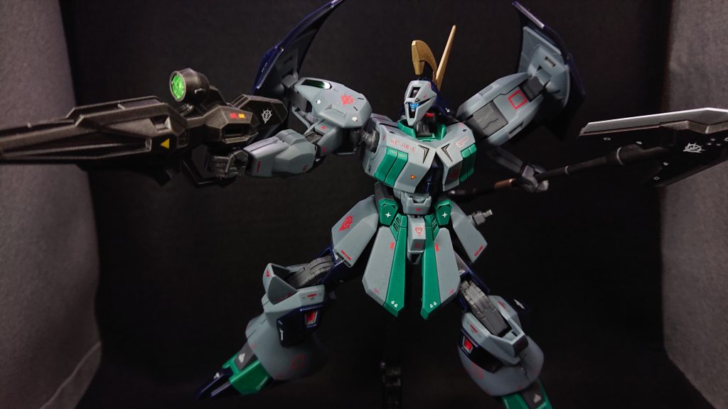 今回のお気に入りポイントは“機体カラー”です初の試みでヘイズグレイとコバルトグリーンを合わせてみましたグリーンの色味が強かったのでヘイズグレイを食ってしまわないように、それでちゃんとグリーンのイメージを残せるように上手く配色できたと思います騎士らしさを損なわないよう、腰部にワンポイントでゴールドを入れたのも良きですでは、最後までご覧いただきありがとうございました