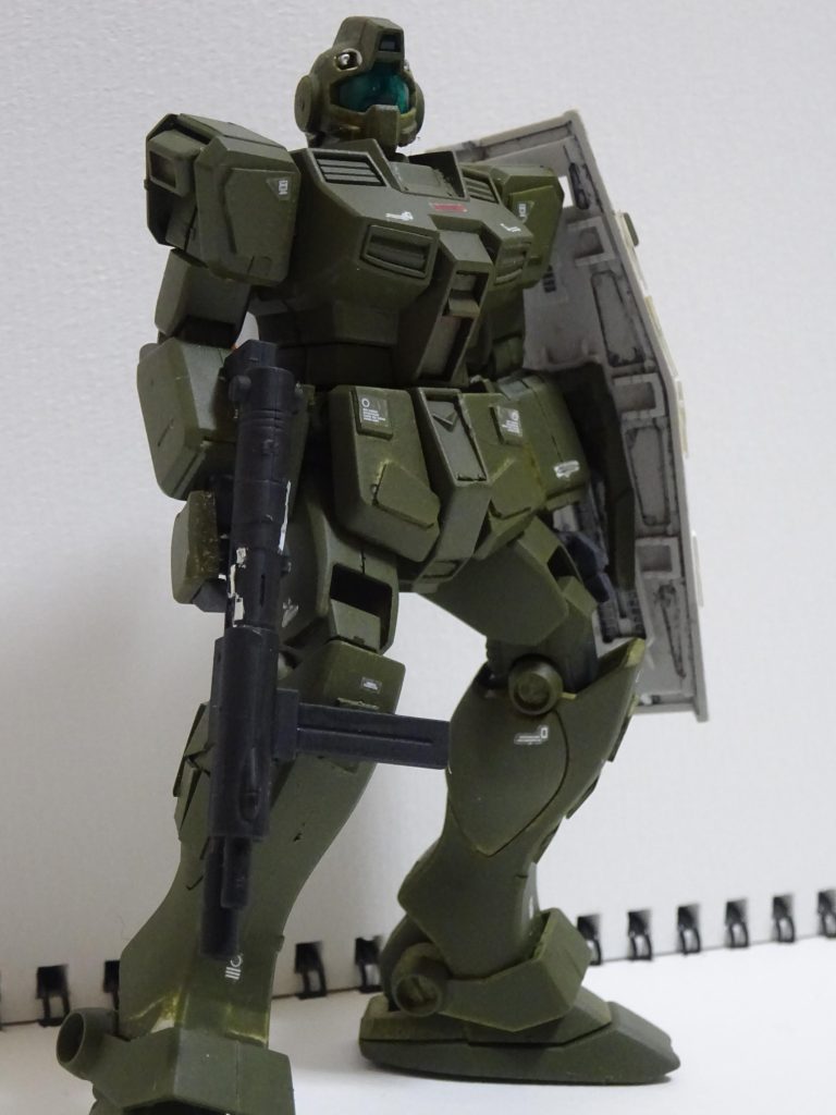 全身をMr.colorのダークグリーンで塗装してます。　本音を言うとオリーブドラブが無かったんです泣