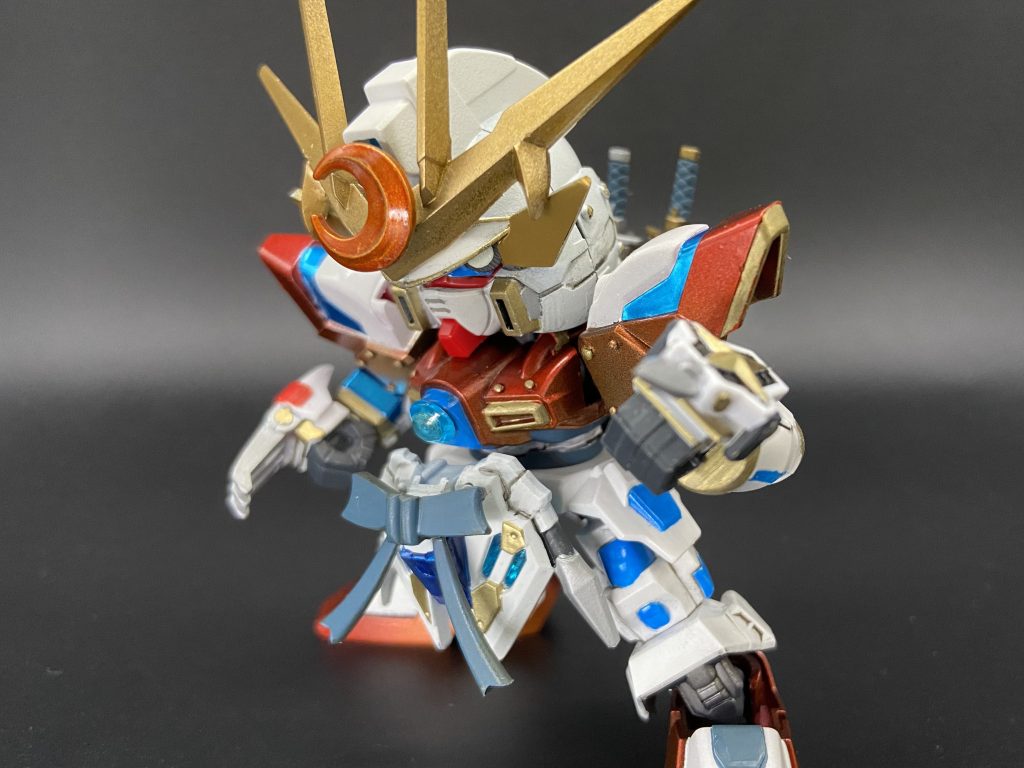 基本的な武装は月光頑駄無(烈破)のものを受け継いでます。そんな彼が大出世を遂げた姿がこちら!