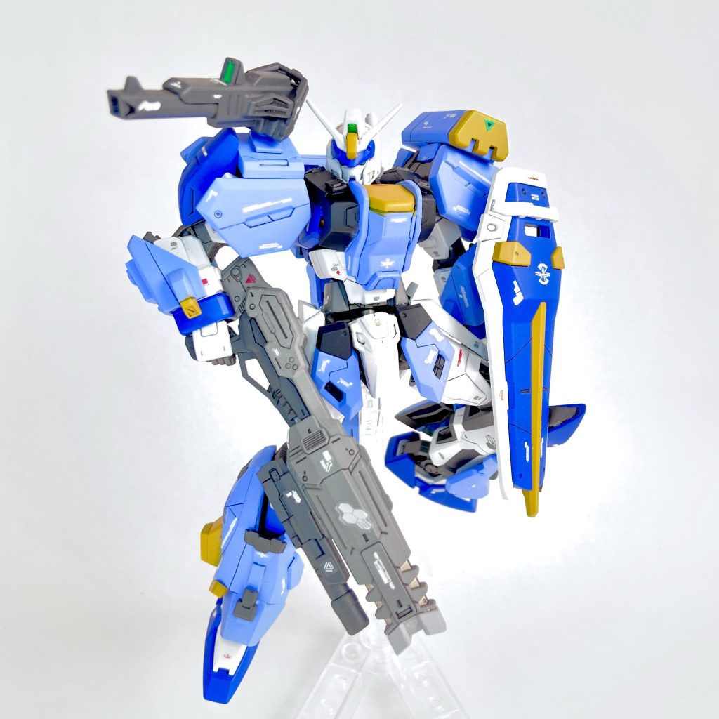 ビームライフルはビルドストライクのモノを少し改造してます。