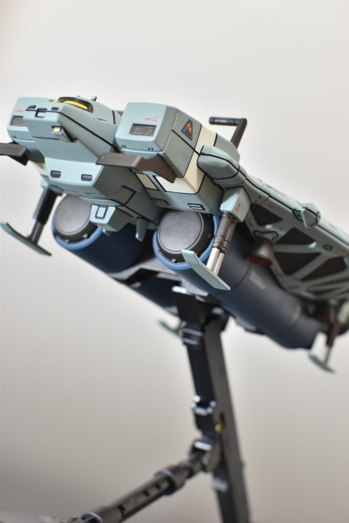 プロペラントタンクも合わせ目がありましたがこちらは普通に処理しました。