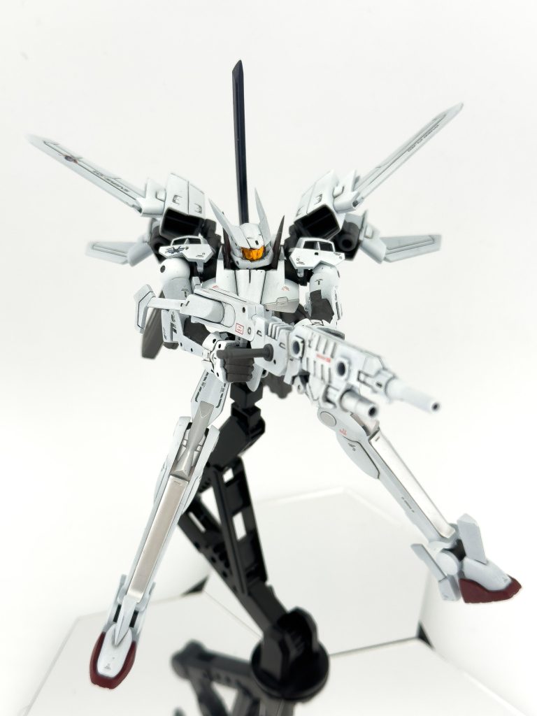 ビームライフル様々な選挙区に対応できるように武装はビームライフルに変更。砲身を30MMのカスタムウェポンから拝借。