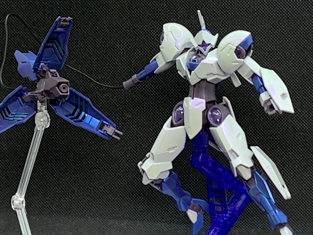 パールが映えるようにトップコートは光沢で仕上げてます。写真ではわかりにくいかなぁ