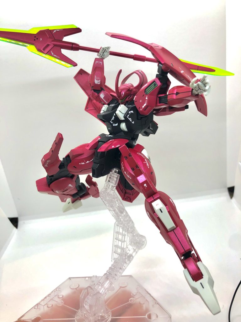 ディランザが力士みたいな体型なのに対し、ゴツさがありながらもスマートなデザインがいいですなぁ