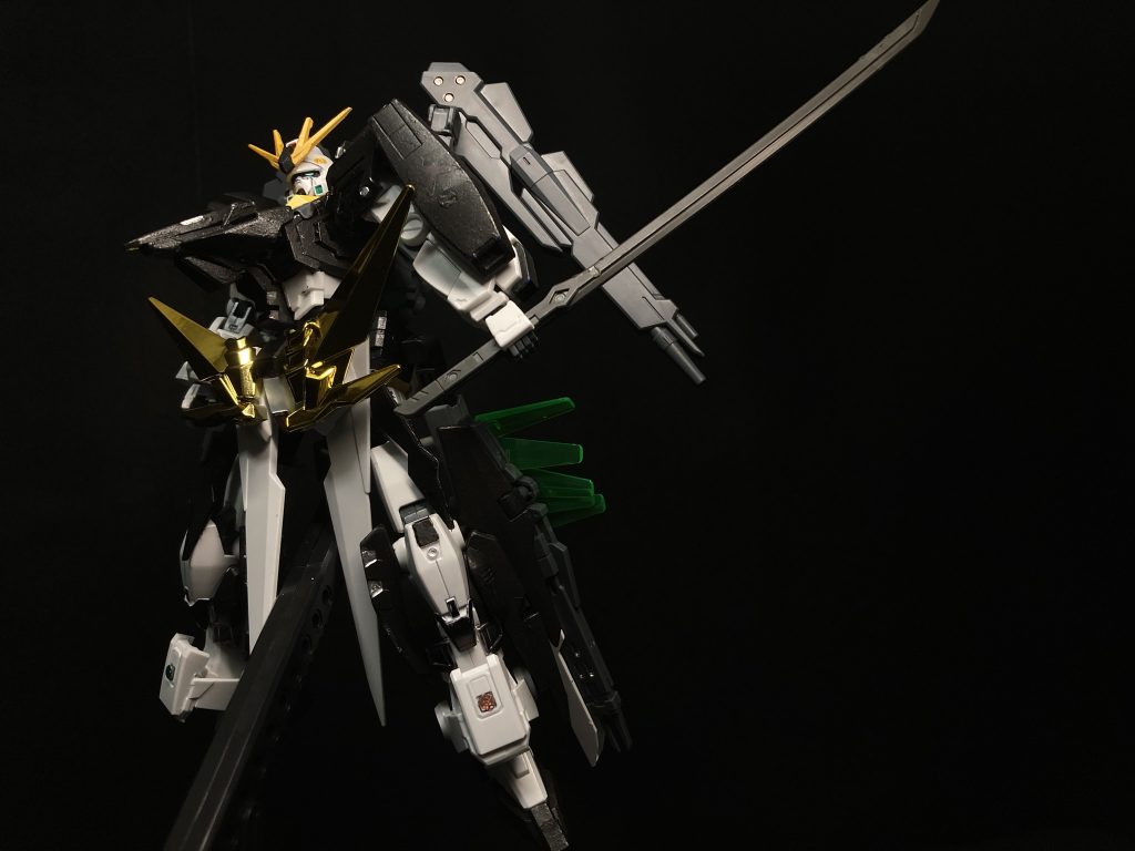 「さぁ！チャチャッと要塞作りますかァ！」ガンダムウィンドウン主人公に当たるのかはわからないですが一応1シーズン（ガンダムビルドダイバーアゲンスト）では主人公という立ち位置だったガイドウ・アオンあれ、文字曲がっちゃってるまあ文字が曲がったことは置いといてとにかくアオン（ノア）が乗ります！！名前の由来としてはガンダム（かっこいいやつ）ウィンドウ（パソコンのやつ）ウインド（風）これらをたしてガンダムウィンドウンになっています！本編で公開してないのでここで初情報です！（ヌルッと言った） この機体について詳しくはこちら！ガンダムウィンドウン