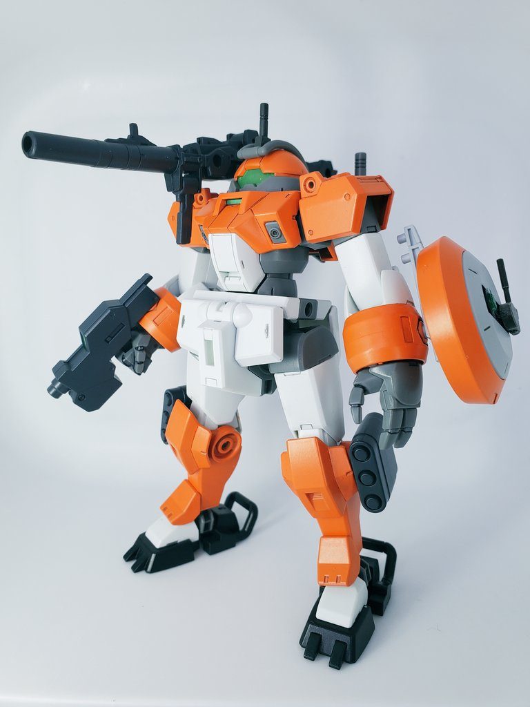 中遠距離支援バリエーションとして、大型キャノンを装備したデミトレーナーです。