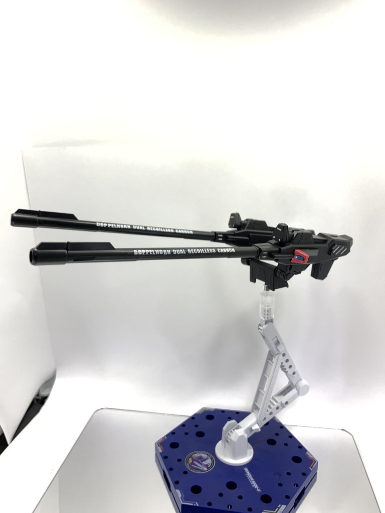 コチラは黒サフ仕上げ。デカールの長物難しすぎやろ！アップにしたらズレてるからアップにしないように(￣▽￣;)銀の差し色は4アーティストマーカーてやつで。最近使ったけどエナメル溶剤で消せるし発色いいしでめちゃくちゃいい。マストアイテム。