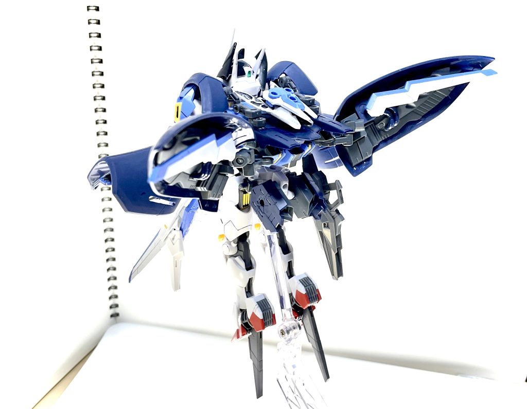 飛翔形態。ガンビットが接続した事によりバインダースラスターの機動性を大幅に向上させる。