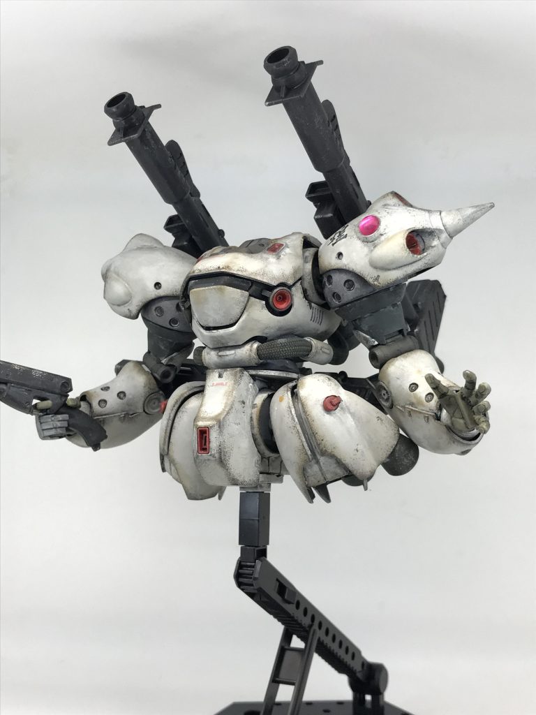 ケンプファー ラストハルマゲドン仕様 本体前作のエイリアンレディとも組み合わせれるよう、ホワイトよりのグレーで塗装しました今回はエアブラシを準備するのが面倒だったので、すべて筆塗りですどうせ汚すのだから筆ムラとか関係ないし🙄