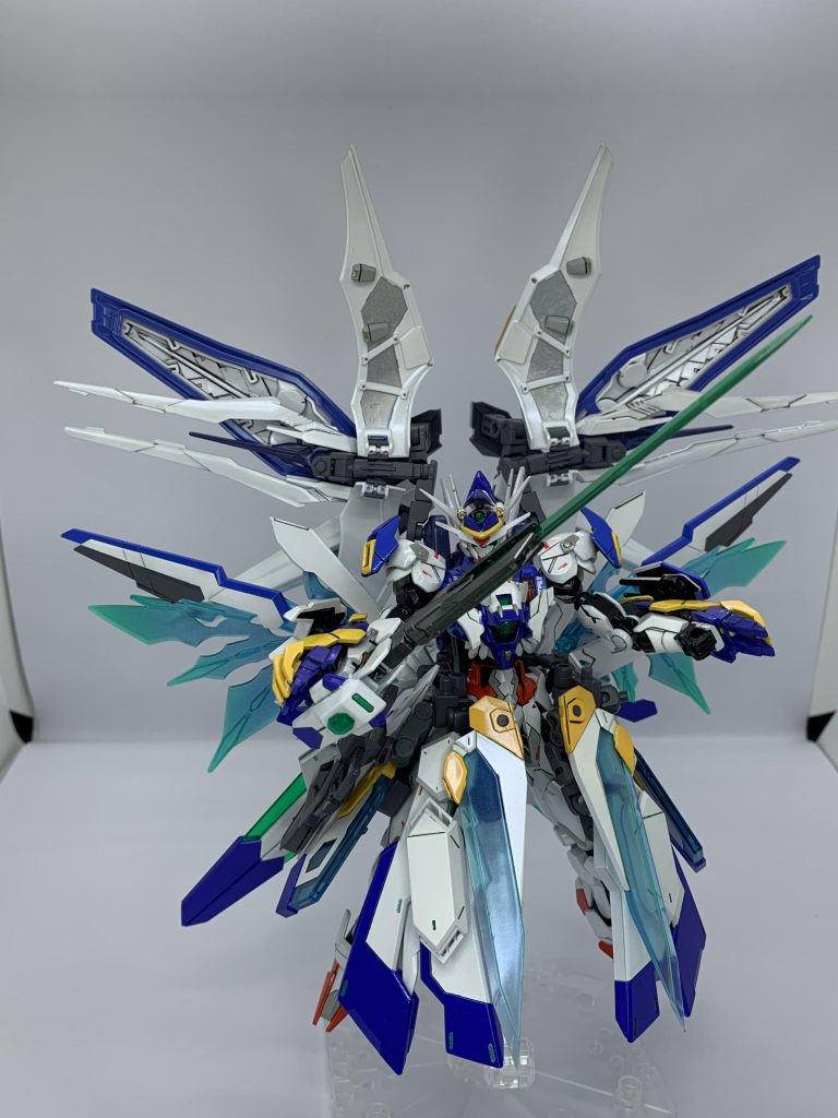 ハイパーモード本機のオンビットフォームであり、リアスカート内のエネルギーマルチプライヤーを展開し、ツインドライヴを直列同期させた最大出力形態。