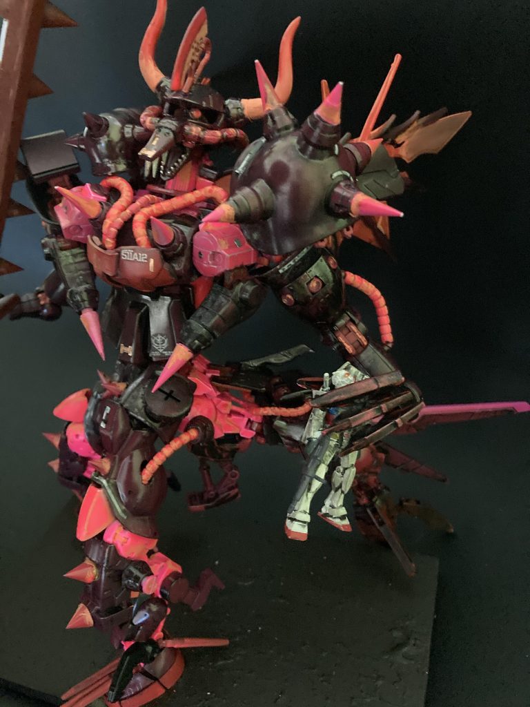 動物(ゾオン)系幻獣種、サタサタの実(モデル 赤サタン)の悪魔の実、もちろん覇王色の覇気を持って生まれたシャア大佐は覚醒、