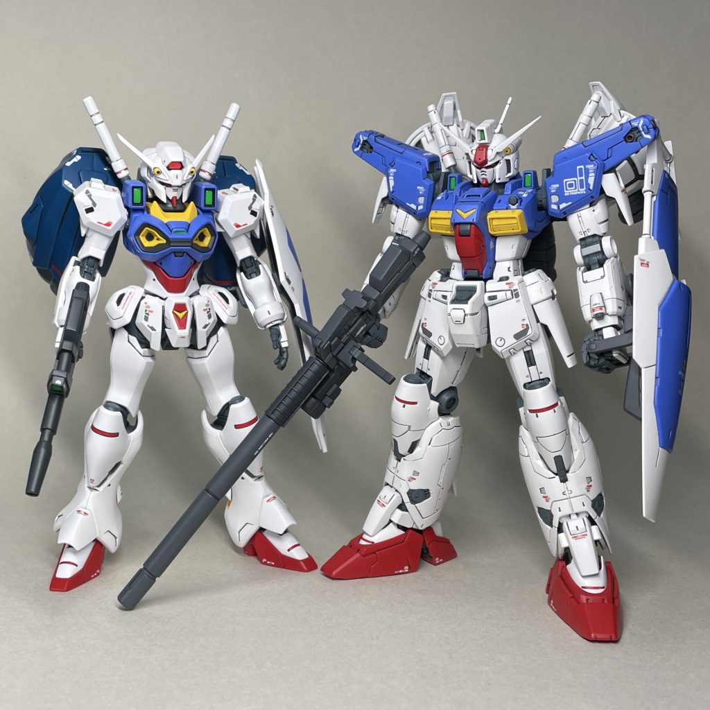 HGUC エンゲージゼロ(ブースター装備)と並べて まえ 同じくガンダム開発計画の機体のエンゲージゼロと並べてみました。数年前に発表された後付け設定機体なので、ブースター装備状態はGP01Fbを意識してデザインされているように感じます。