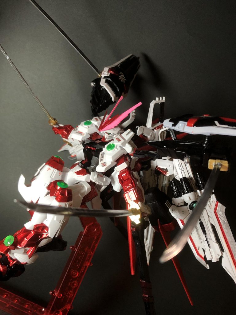 切り掛かる感じな