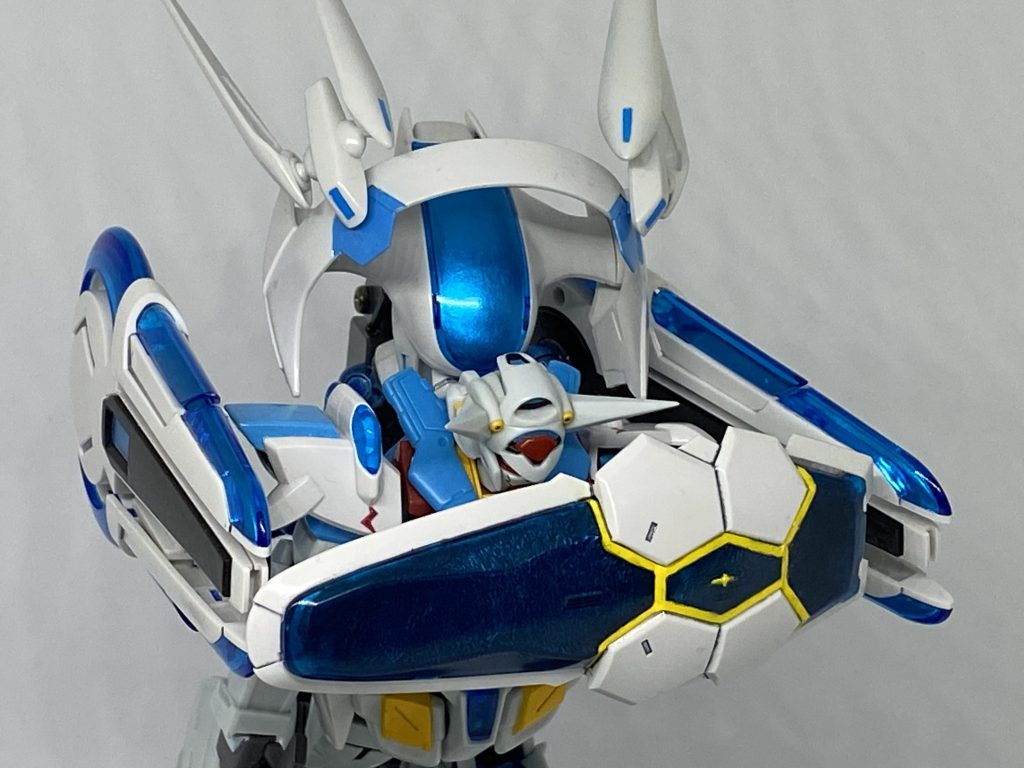 大気圏突入シーンのポージング。ここは歴代でもかなりお気に入りのシーン。2人で大気圏突入をしたルイン＆マニィと、1人で大気圏突入をする飛び級生の対比。ちなみに、パーフェクトパックのジョイントはフレキシブルに動くんですけど、変に動かすともげます(絶望)。正直、他社のクリアパーツの関節を移植した方が再現度的にもいいと思ったので一応記述しておきます。