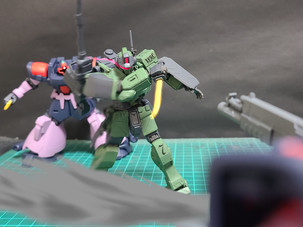 残党軍と交戦するハウンドω「かかってこいよ!たまには副隊長としての仕事しねぇとなぁ!」