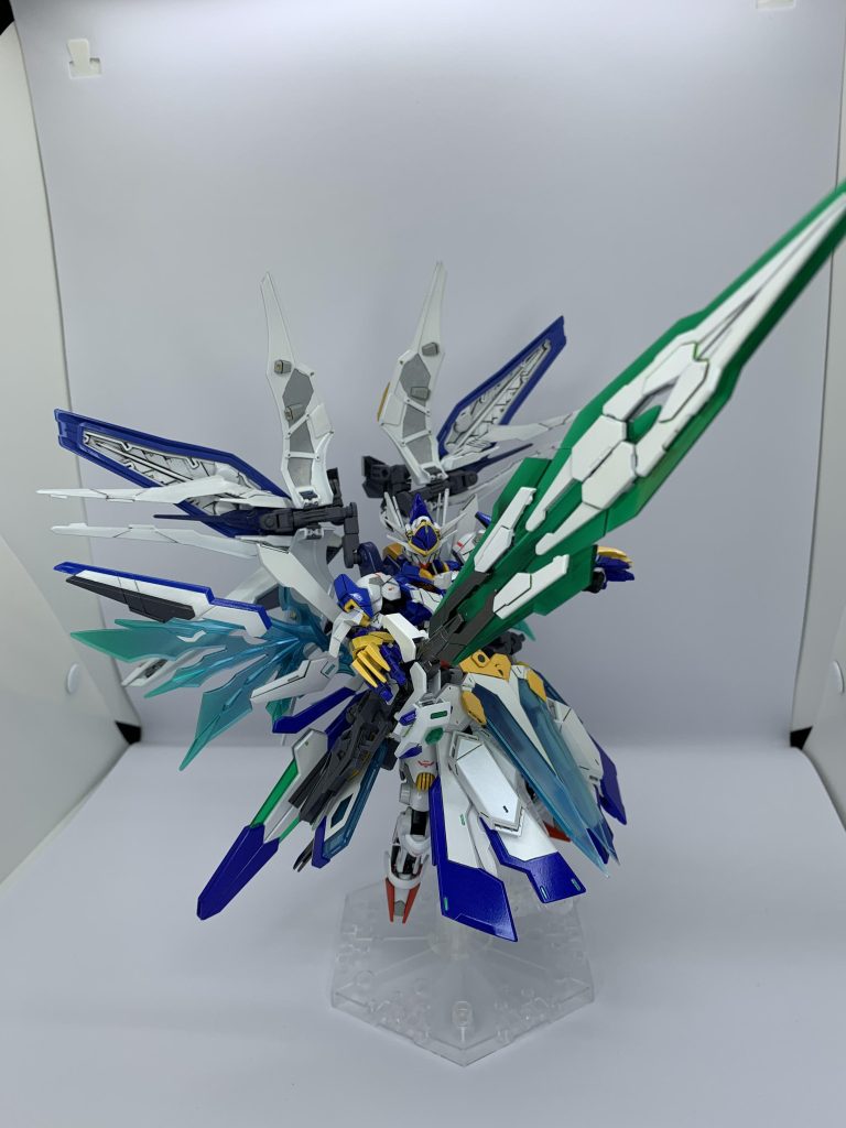 原点装備同様にGNソードⅤ改にソードビットを合体させてGNバスターソードとして使用可能。