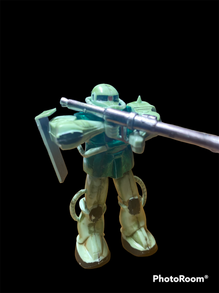 手の接着がすごく難しかったです。