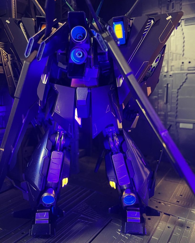 バーニアも蛍光ブルー吹いたのですがあまり意味なかった。