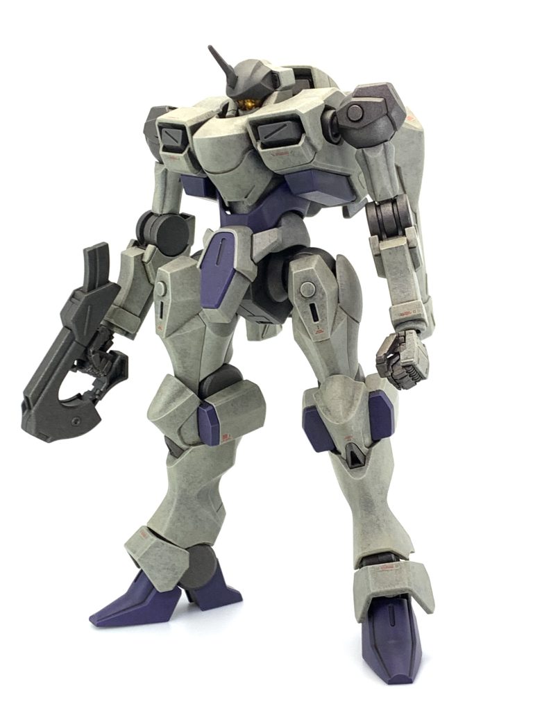 本体色はガルグレーを基本色にドライブラシで色を重ねています。関節部は焼鉄色をベタ塗りです。