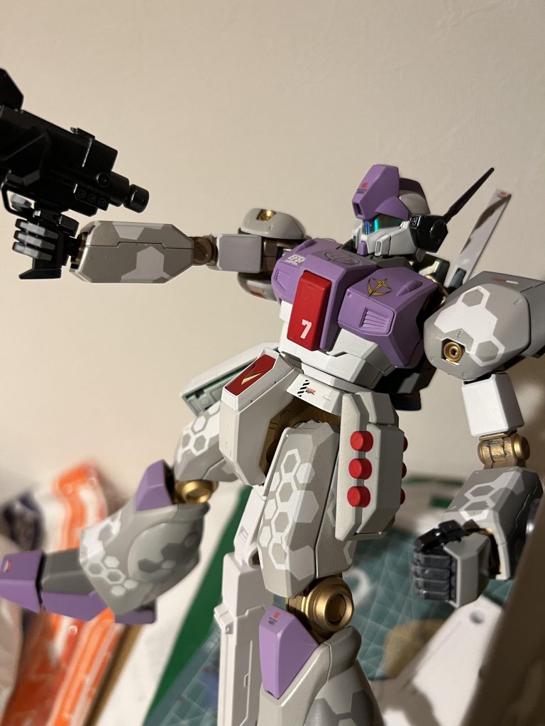 コクピットの「7」は昔の某サンライズアニメのオマージュ笑