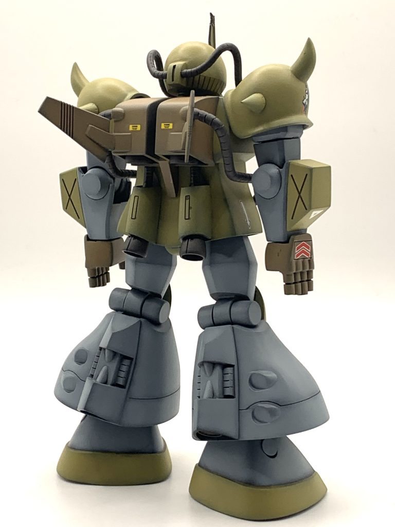 後ろは殆どいじっていませんが、各バーニアはジャンクパーツからサイズを合わせて流用しました。