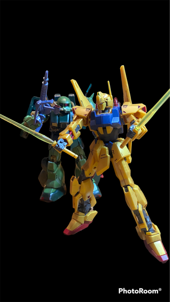 成形色はこんな感じ。ハイザックと一緒に。