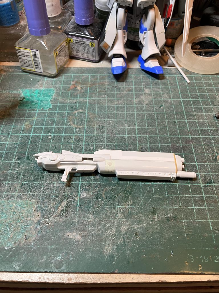 メガ・ビーム・ライフルは名前の割に小さく感じたから、1ミリ幅増しして、上下と長さも大分大型化しました