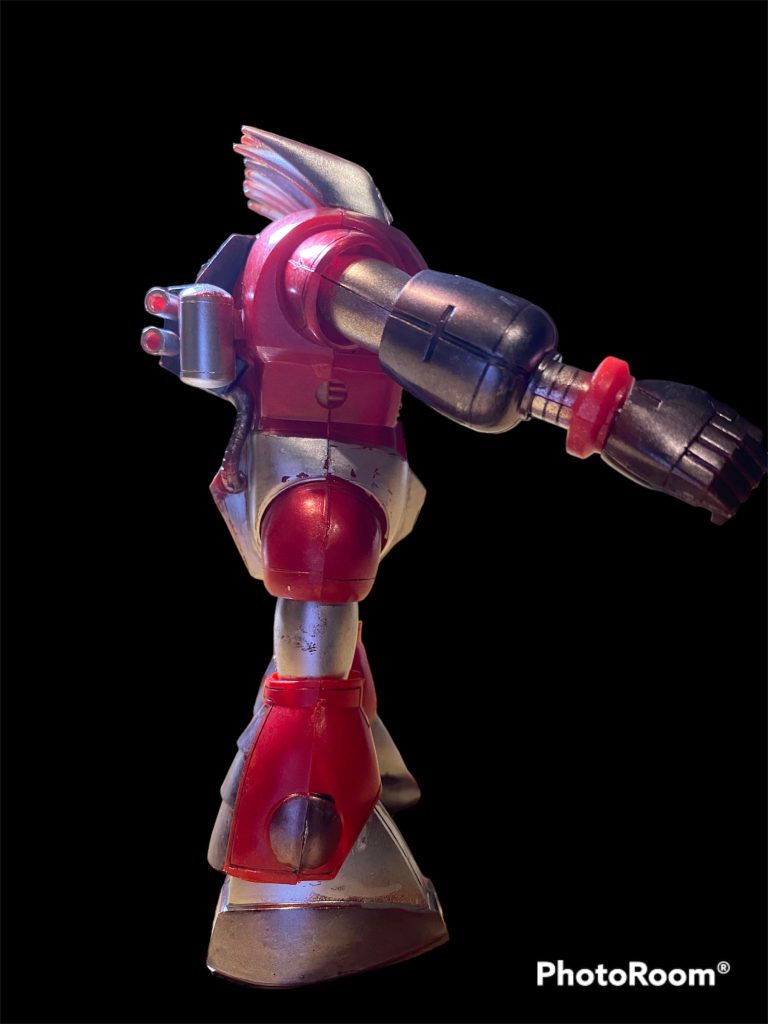 うん、ウルトラマンカラーに見える。