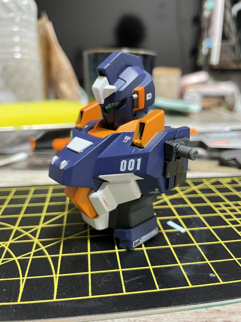 塗り分けのマスキングが荒かったせいか、各箇所でちょっとしたミスが目立ちますが…