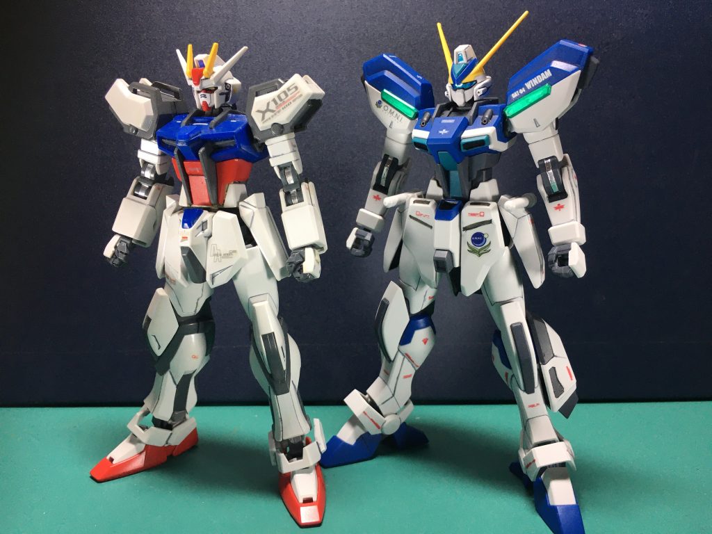 HGCEのストライクガンダムと。ウィンダムはストライクの性能を完全再現した量産機ということで、連合軍にとってはストライクって強奪を免れて大きな戦果を上げたが故に特別な機体なんでしょうな。