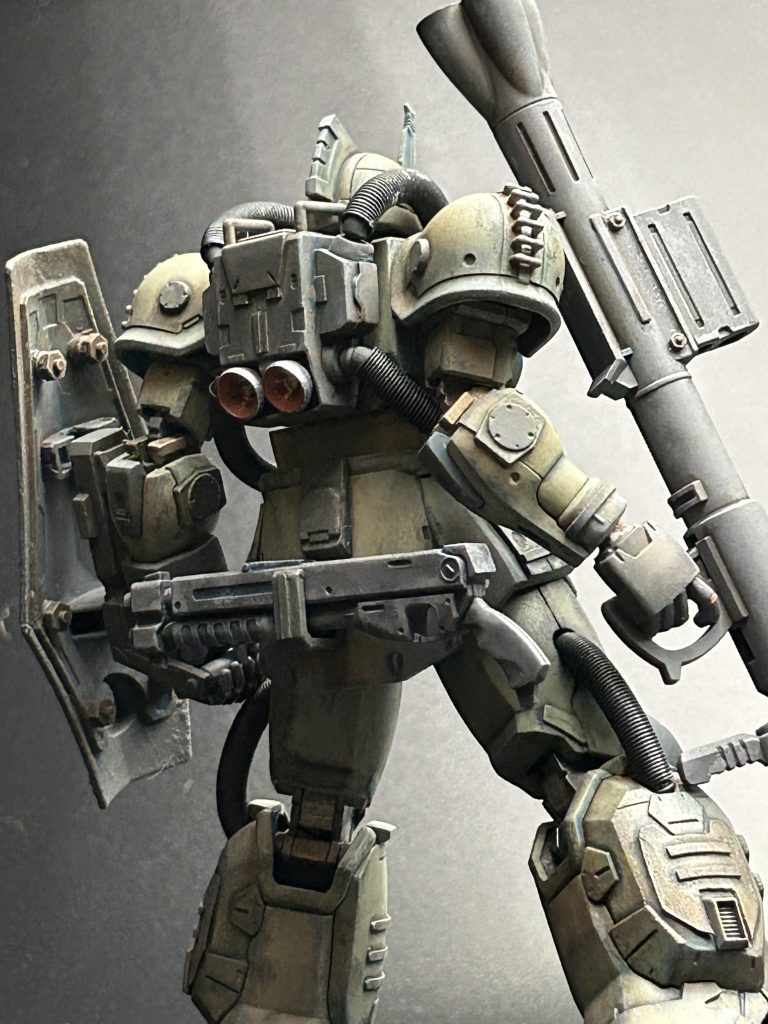 グレー系、茶系、青系と各数色の色味が合わさって単調な印象は減ったように思います。