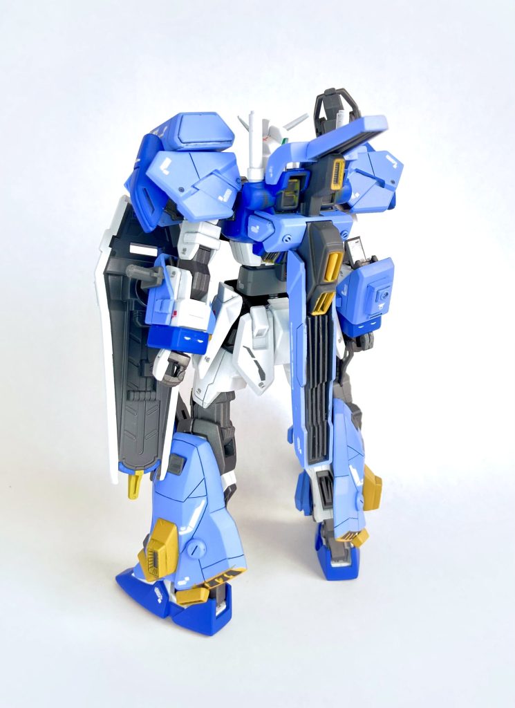 スラスター部分はMGみたいなデザインに