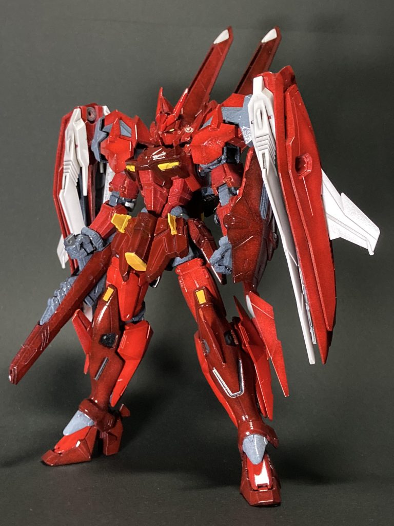 レッドウォーリア風にする事を思いついたのですが、パイロットのロッシェが乗っていたレオスが赤色だったし丁度いいやと思い、専用機という事で♨️