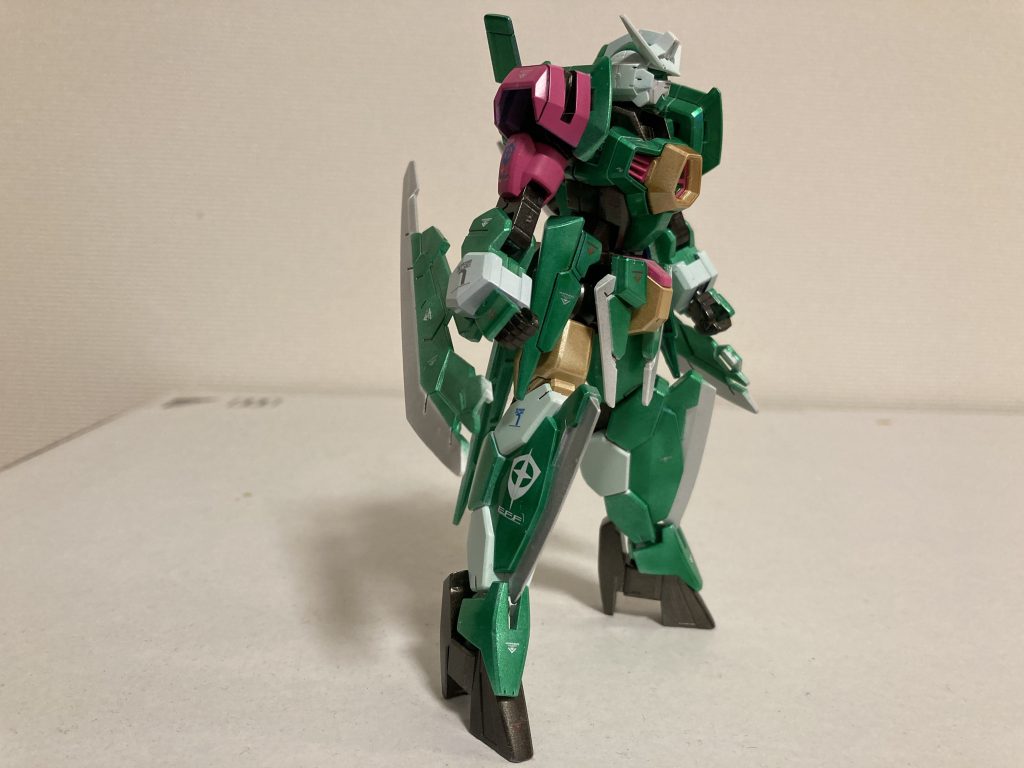 本来は赤いところをピンクにしてより派手に