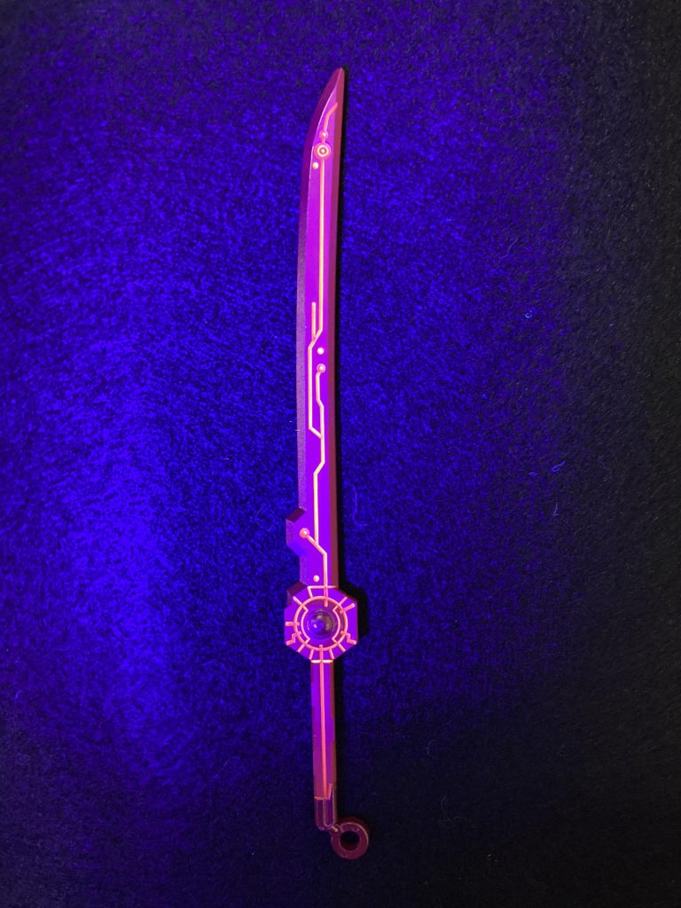 所々蛍光塗料を使ってますナノラミネートソードは蛍光レッドでスミ入れ近未来感あっていいですよね俺にも必要なんだアスタロトが…ガンダムに復讐するために！