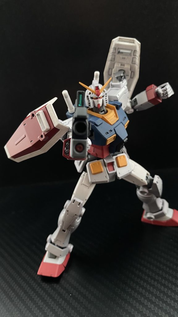 　思いがけず入手した音声データであるが、音声だけならば容易に加工することも可能だろう。しかし、この音声データが本物であった場合、この機体にはAIではなく、生体ユニットが搭載、いや内包されていたという事になる。それも人としての姿ではない状態で。これは、連邦軍、そしてティターンズによる非道な、研究とは名ばかりの人体実験の証拠となりうるものであり、こr