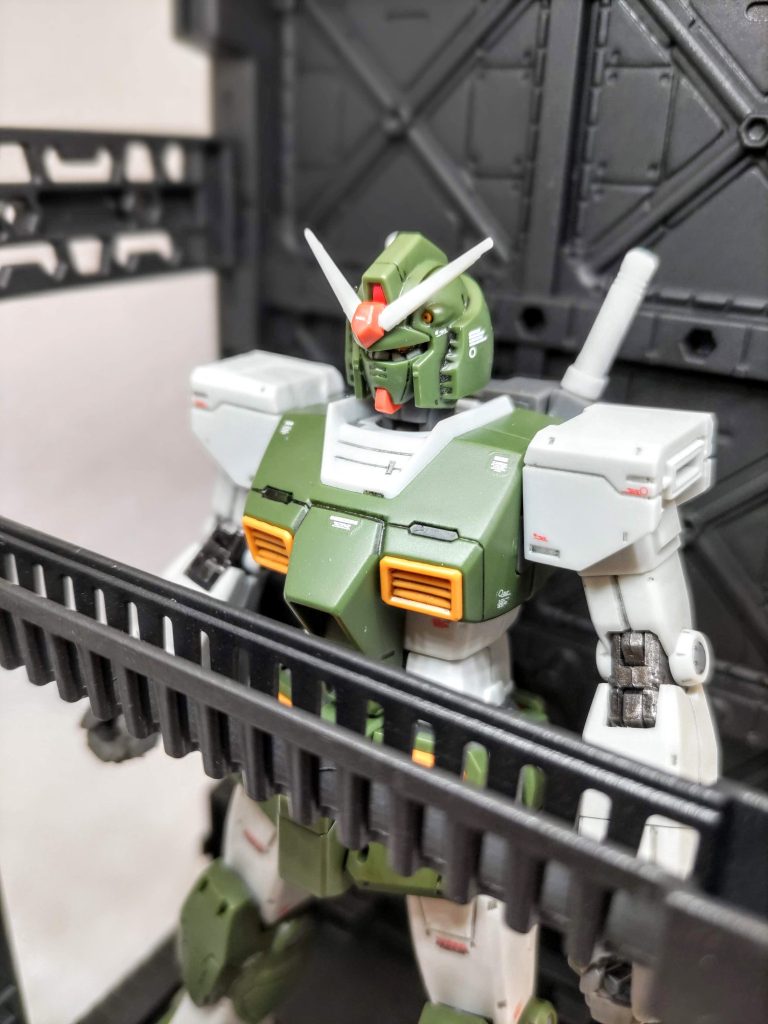 噂の100均ディスプレイベースで。