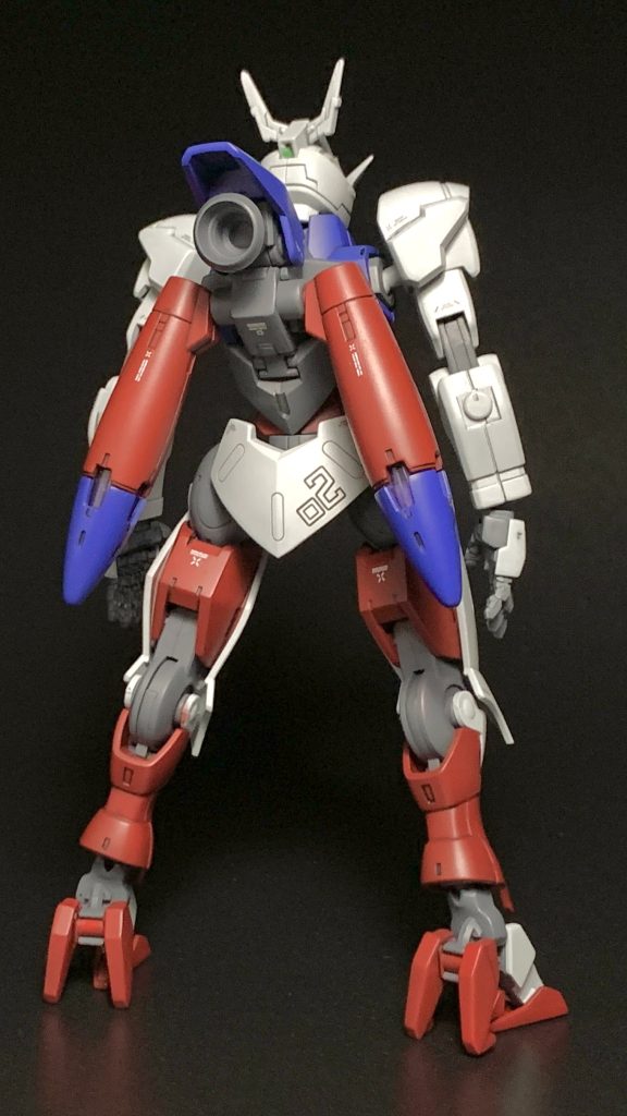 背面から見ると深い赤が主体になっています。人間の筋繊維を意識…！！（弟のアイデア）