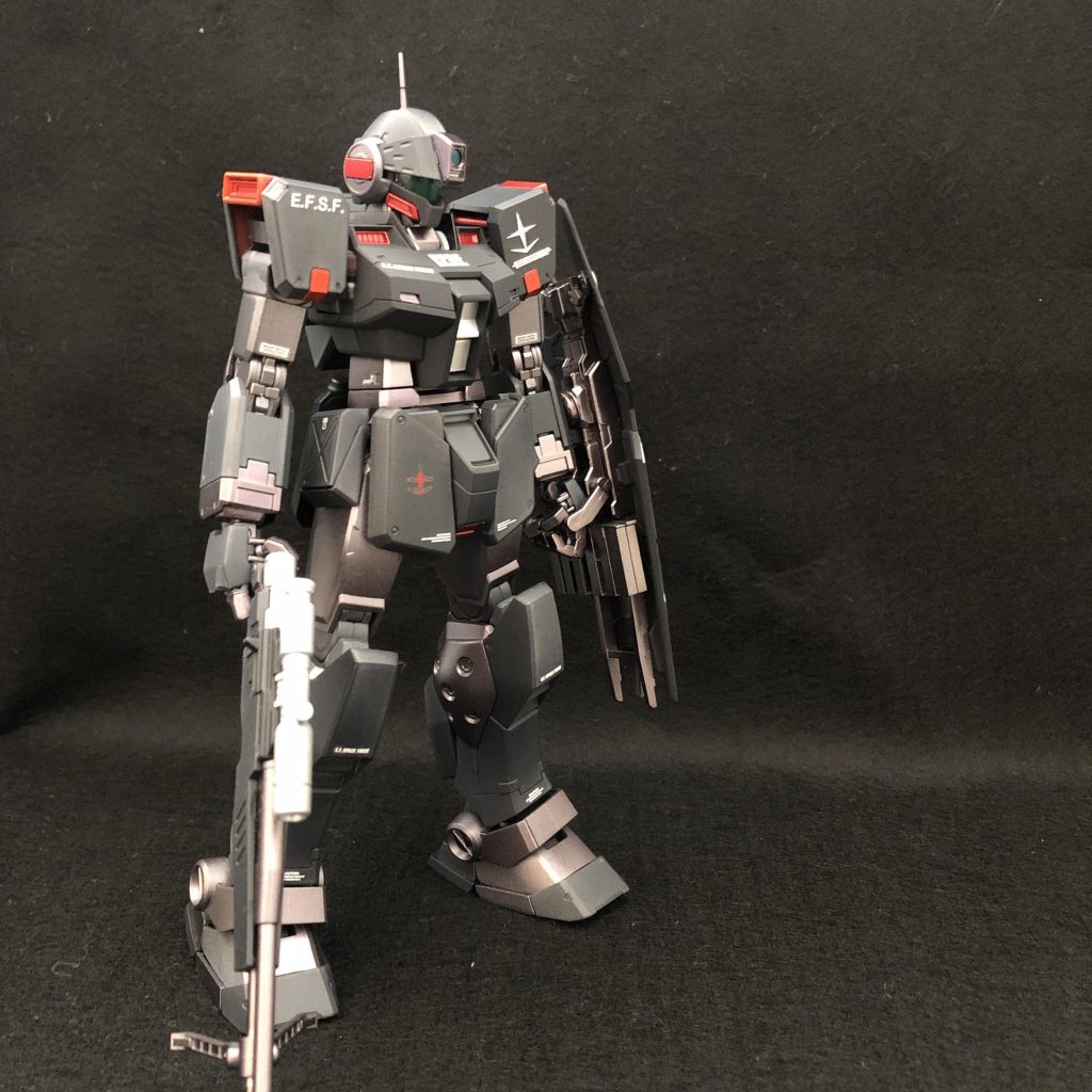 今回作成して完成しましたが、こちらを作り始めた頃よりも、道具が充実致しましたので、再度作成したいと思います。現在資金不足の為、現在メルカリにて、出品中です。必ずもう一度ジムスナイパーを仕上げたいと夢見ております。